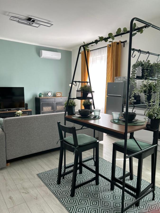Ferienwohnung Sophie'S Urban Nest Miskolc Exterior foto